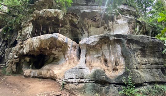Cuevas de Amboni