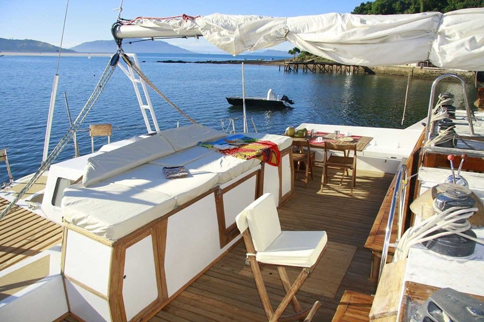 El catamarán Djebel Amour II